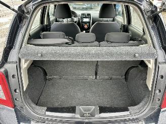 Nissan Micra gereserveerd 1.2i 80pk Connect Edition 5drs - navi - clima - cruise - pdc v+a - licht + regensensor - gebruikerssporen picture 51