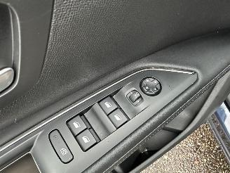 Peugeot 5008 1.2T 131pk 6-traps aut + F1 Crossway 7Pers - navi - leer - virtual - camera v+a - line + side assist - 50dkm picture 65