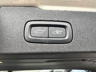 Volvo V-60 2.0 B4 Hybrid 8-traps aut R-Design - nap - virtual - leer - stuur + stoelverw - trekh - front + line + side assist picture 14