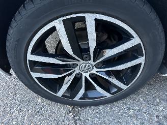 Volkswagen Golf 1.2 TSI 105pk 6-bak Highl 5drs - pano - nap - xenon - massage - navi - stoelverw - half leer - bearlock picture 76