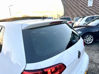 Volkswagen Golf 1.2 TSI 105pk 6-bak Highl 5drs - pano - nap - xenon - massage - navi - stoelverw - half leer - bearlock picture 102