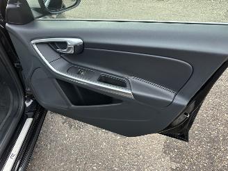 Volvo V-60 2.4 D5 Hybrid aut AWD R-Design - schuifdak - leer - nav - cam - front + line + side assist - harman/kardon picture 39