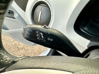 Seat Mii 1.0i 75pk Style Chic 5drs - pano - nap - navi - city safety system - pdc - stoelverw - cruise contr picture 35