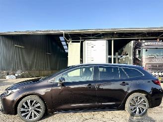 Damaged car Toyota Corolla Touring Sports 1.8 Hybrid 148pk aut Dynamic - nap - 2021/4