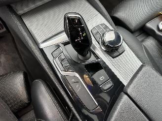 BMW 5-serie 540i 340pk aut + f1 High Exe M-Sport - schuifdak - hud - softclose - b&w - 360cam - stoelvent - stuurverw picture 46