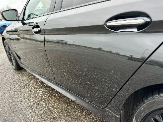 BMW 5-serie 540i 340pk aut + f1 High Exe M-Sport - schuifdak - hud - softclose - b&w - 360cam - stoelvent - stuurverw picture 116