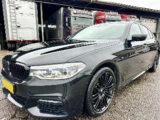 BMW 5-serie 540i 340pk aut + f1 High Exe M-Sport - schuifdak - hud - softclose - b&w - 360cam - stoelvent - stuurverw picture 2