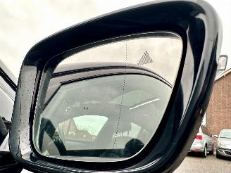 BMW 5-serie 540i 340pk aut + f1 High Exe M-Sport - schuifdak - hud - softclose - b&w - 360cam - stoelvent - stuurverw picture 11