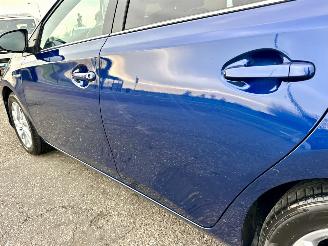 Toyota Auris Touring Sports 1.8 Hybrid 123pk aut pano - nap - navi - camera - keyless - front + park + line assist - pdc v+a picture 78