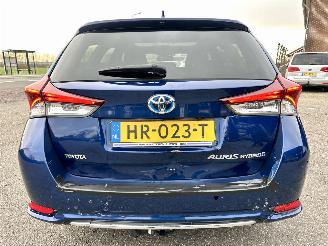 Toyota Auris Touring Sports 1.8 Hybrid 123pk aut pano - nap - navi - camera - keyless - front + park + line assist - pdc v+a picture 6