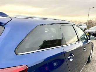 Toyota Auris Touring Sports 1.8 Hybrid 123pk aut pano - nap - navi - camera - keyless - front + park + line assist - pdc v+a picture 88