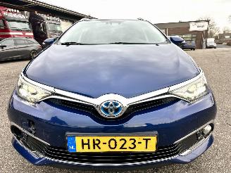 Toyota Auris Touring Sports 1.8 Hybrid 123pk aut pano - nap - navi - camera - keyless - front + park + line assist - pdc v+a picture 3