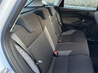 Ford Focus 1.0T Ecoboost 101pk Edition 5drs - 64dkm - airco - 51.360km distr.riem + waterpomp vernieuwd in 5/2025 picture 44