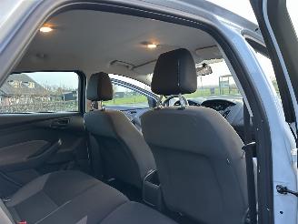 Ford Focus 1.0T Ecoboost 101pk Edition 5drs - 64dkm - airco - 51.360km distr.riem + waterpomp vernieuwd in 5/2025 picture 42