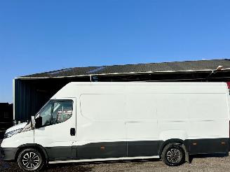 skadebil bedrijf Iveco Daily Maxi 35S16V 2.3D aut euro.6 410L/H3 3pers - front + line assist - navi - camera - clima - cruise - webasto 2021/9