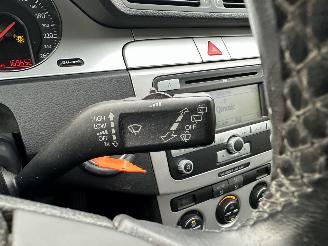 Volkswagen Passat 2.0 FSI 150pk 6-Traps automaat Comf Bus - nap - clima - cruise - navi - pdc v+a - licht + regensensor picture 40