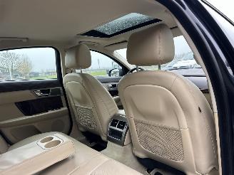 Jaguar XF 3.0 V6 238pk aut + f1 Prem Luxury - schuifdak - leer - nav - cam - elektr rollo - B&W - stoelvent - stuurverw picture 64