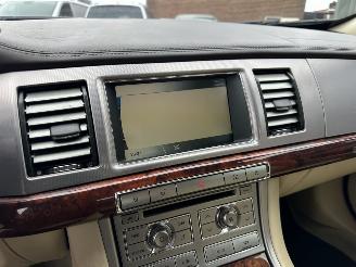 Jaguar XF 3.0 V6 238pk aut + f1 Prem Luxury - schuifdak - leer - nav - cam - elektr rollo - B&W - stoelvent - stuurverw picture 28