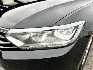 Volkswagen Passat 1.4 TSI 150pk 7-traps aut + f1 Highline sedan - navi - camera - front + line assist - stuurverw - stoelverw picture 81
