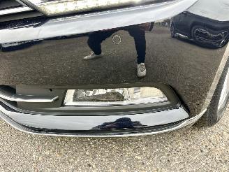 Volkswagen Passat 1.4 TSI 150pk 7-traps aut + f1 Highline sedan - navi - camera - front + line assist - stuurverw - stoelverw picture 8
