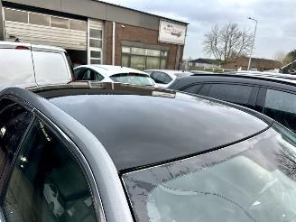 Lancia Thema 3.0D V6 Turbo 190pk aut Platinum - xenon - navi - leer - memory - elektr rollo - stoelverw v+a picture 10