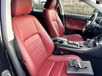 Lexus IS 300h 181pk aut Hybrid Sport Edition - nap - 1e eig - nav - camera - rood leer - stoelverw - keyless - facelift picture 35