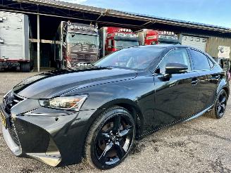 Lexus IS 300h 181pk aut Hybrid Sport Edition - nap - 1e eig - nav - camera - rood leer - stoelverw - keyless - facelift picture 2