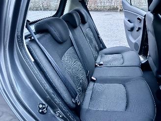 Hyundai I-10 Gereserveerd 1.1 i-Drive 69pk Cool 5drs - 62dkm nap - airco - elektr ramen - facelift - aux - usb - radio cd - rijdbaar picture 62