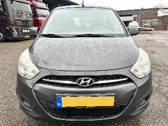 Hyundai I-10 Gereserveerd 1.1 i-Drive 69pk Cool 5drs - 62dkm nap - airco - elektr ramen - facelift - aux - usb - radio cd - rijdbaar picture 3