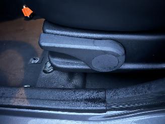 Hyundai I-10 Gereserveerd 1.1 i-Drive 69pk Cool 5drs - 62dkm nap - airco - elektr ramen - facelift - aux - usb - radio cd - rijdbaar picture 44