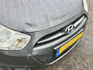 Hyundai I-10 Gereserveerd 1.1 i-Drive 69pk Cool 5drs - 62dkm nap - airco - elektr ramen - facelift - aux - usb - radio cd - rijdbaar picture 9