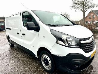 Opel Vivaro 1.6 CDTI 120pk 6-bak euro6 L2H1 Ed 3-pers - nap - airco - cruise - usb - aux - trekh - klapdeuren picture 4
