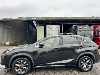Schadeauto Lexus NX 300h 2.5 Hybrid aut + f1 AWD F-Sport Line - schuifdak - front + line assist - head up - elektr stuur + klep 2015/11