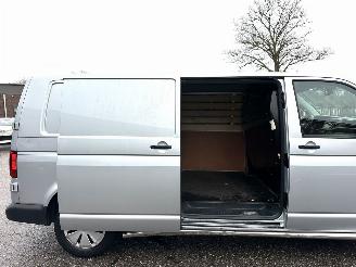 Volkswagen Transporter Gereserveerd 2.0 TDI 110pk L2/H1 Highline - nap - facelift - navi - airco - cruise - elektr pakket - trekh - pdc - CarPlay picture 9
