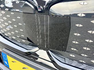BMW iX2 eDrive20 67kWh 204pk aut M-Sport - nap - pano - 1e eig - 20 inch - harman/kardon - widescreen picture 100