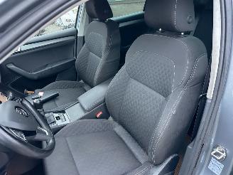 Skoda Superb 2.0 TDI 150pk 6-bak euro.6 Style Bus - nap - navi - camera - front + side + park assist - keyless entry + start picture 51