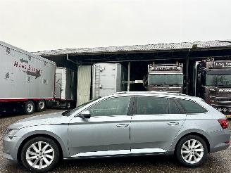 skadebil auto Skoda Superb 2.0 TDI Style Business 2015/11