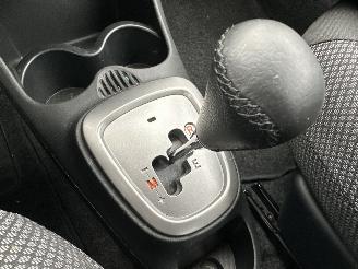 Toyota Aygo 1.0 VVT-i 68pk aut + f1 Aspiration - nap - airco - facelift - led - bleutooth - elektr ramen - slechts 75dkm picture 15