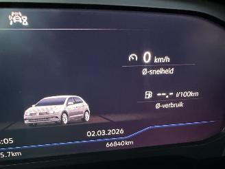 Volkswagen Polo 1.0 TSI 95pk Highline 5drs - nap - pano - virtual - acc - front assist - sfeerverl - sportonderstel picture 18