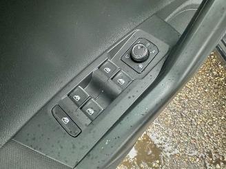 Volkswagen Polo 1.0 TSI 95pk aut + f1 Highline - nap - pano - sfeerverl - virtual - acc - front assist - carplay - pdc v+a picture 39