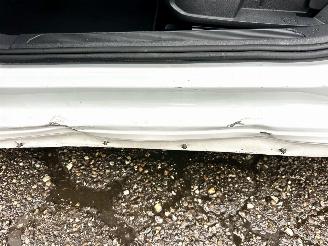 Volkswagen Golf 1.5 eTSI aut + f1 162pk R-Line - pano - hud - keyless - virtual - front + line + side + park assist picture 12