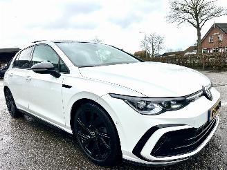 Volkswagen Golf 1.5 eTSI aut + f1 162pk R-Line - pano - hud - keyless - virtual - front + line + side + park assist picture 4