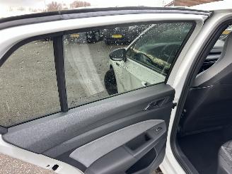 Volkswagen Golf 1.5 eTSI aut + f1 162pk R-Line - pano - hud - keyless - virtual - front + line + side + park assist picture 73