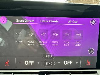 Volkswagen Golf 1.5 eTSI aut + f1 162pk R-Line - pano - hud - keyless - virtual - front + line + side + park assist picture 39