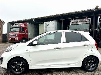 Coche accidentado Kia Picanto 1.0 CVVT 69pk World Cup Ed 5drs - nap - airco - led - aux - usb - elektr pakket - lmv - privacy glass 2014/7