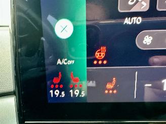 Volkswagen ID.4 77kWh 204pk aut First Edition - nap - 20 inch - navi - keyless - sfeerverl - cam - front + line assist - trekh picture 16