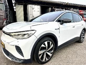 Volkswagen ID.4 77kWh 204pk aut First Edition - nap - 20 inch - navi - keyless - sfeerverl - cam - front + line assist - trekh picture 2