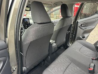 Toyota Yaris 1.5 Hybrid 115 automaat First Edition - nap - facelift - navi - camera - keyless - front + line assist - rijdbaar picture 61
