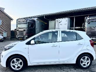 skadebil auto Kia Picanto 1.0 MPi 67pk ComfortLine 2019/11