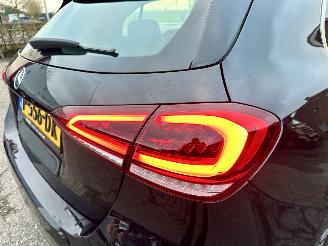 Mercedes A-klasse 180 136pk aut Bus.Sol. Luxury - nap - widescreen - leer - sfeerverl - front + line assist - camera - navi picture 102
